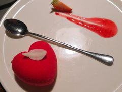 草莓甜心慕斯-食间牛排(湖西路店)