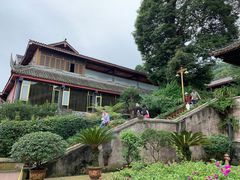 -峨眉山报国寺