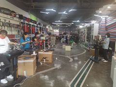 -YONEX苗江运动城(源深店)