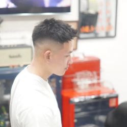 -海文先生国潮烫染男士理发馆