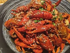 -肥肥虾庄·金牌油焖大虾(汉街SKP店)