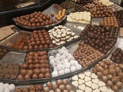 -Laderach 莱德拉(上海环贸iapm店)