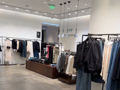 -URBAN REVIVO(上海中庚漫游城店)
