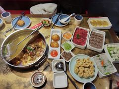 -左庭右院鲜牛肉火锅(金山万达店)