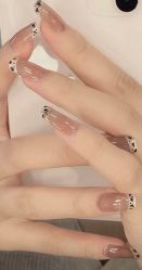 -蜜桃美甲美睫化妆