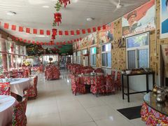 -何适山庄·团餐住宿(水长城P2停车场店)