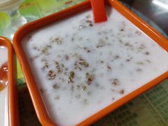 椰汁西米鲜奶桃胶-顺记冰室(宝华路店)