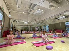 -炫艺舞蹈培训中心(枫尚奥特莱斯店)