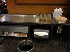 自助调料区-星巴克臻选(深圳龙华红山天虹店)