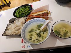 -驴公驴婆(曹杨店)