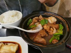 香焖猪手砂煲米饭-卓粤拉肠(红庙店)