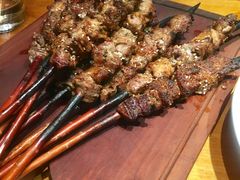 红柳羊肉串-阿里家·新疆烤肉酒場 by MIG