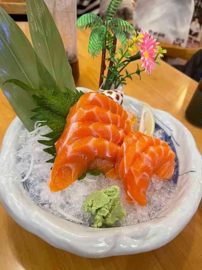 青禾日式料理(万达广场店)-"其他店排队人实在太多,误打误撞进入这家