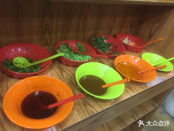 牛到家潮汕涮牛肉火锅自助调料区域图片 - 第0张