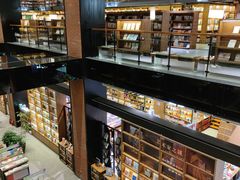 -半山书局(新世纪商城店)