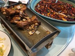 毛血旺-海派美食·家宴海鲜青岛菜·石锅鲽鱼头(东方城店)