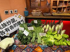 -老滇山寨•云南特色菜•地方菜•民族风情歌舞表演(金碧店)