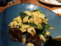 菠菜木耳炒鸡蛋-耶里夏丽·丝路新疆菜·清真食品(徐汇南丹东路臻选店)