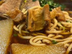 香辣牛腩面-食之六七·面(朝阳大悦城店)