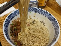 辣肉面-沪西老弄堂面馆(定西路店)