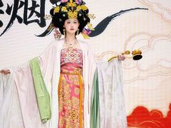 -贺加贝化妆美甲培训学校