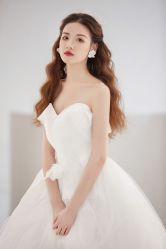 -艾米丽婚纱礼服