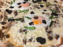 黑松露牛肝菌蘑菇披萨-JINNS锦时 steak&pizza(浸信会礼拜堂旧址店)