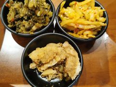 -矮子粉店1985·长沙米粉(湘春路店)