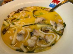 QQ酸汤鱼-蜜桃餐厅·伴山(湖滨商业街店)