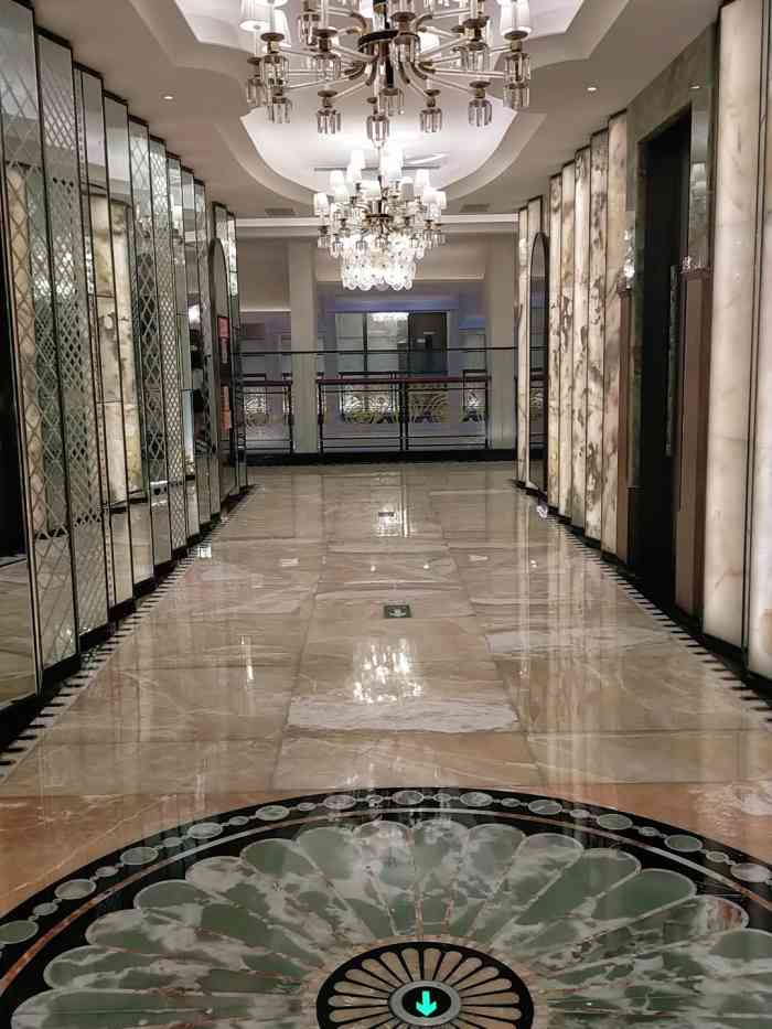 美高美金殿ktv(艮山西路店)-"音响效果可以,包厢舒服,有专人点歌,大包