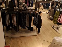 -COS(月星环球港店)