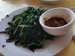 -华龙特色大骨鸡农家菜馆