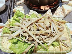 -有一锅·野生菌黑山羊腊排骨火锅(古城北门店)