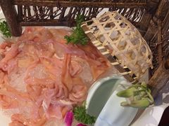 -老牌坊云南鱼豆花火锅(哈西万达店)