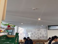 -毛辣果·贵州红酸汤牛肉火锅(西单店)