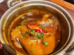 -Cục Gạch Quán