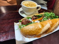 -Bánh Mì Huynh Hoa