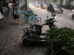 -上海游泳馆(地铁站)