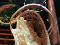 -老牌坊云南鱼豆花火锅(哈西万达店)