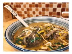 精选酸菜牛腱子面-陈八两面家(华孚写字楼店)