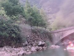 -安吉龙王山峡谷漂流