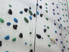 -蓝天攀岩-青少年训练(罗湖益田假日广场店)