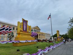 -皇家田广场(อนุสาวรีย์ทหารอาสา)