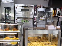 面包甜点陈列柜-椰小咖(亚龙湾东榕美食广场店)