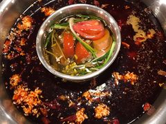 鸳鸯锅-邓莽子老火锅(中兴路总店)