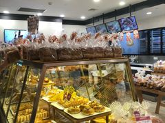 面包甜点陈列柜-山崎面包(百联世纪店)