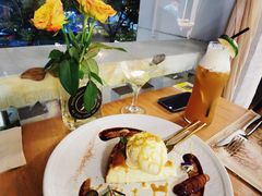 -Mark&Mars Restaurant