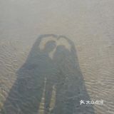 来到长江边溜达，正好赶上退潮，能走到下面的沙滩上