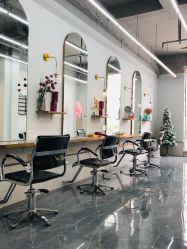 -茶发Salon·烫发染发理发