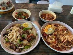 -歹歹的加个面过油肉拌面